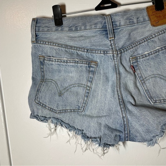 LEVI’S 501 Distressed Shorts size 28 - Picture 6 of 8